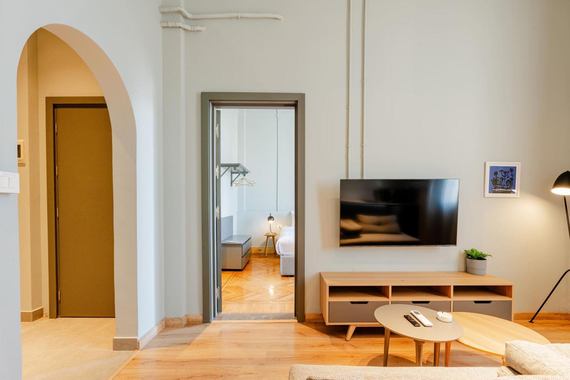 Grey L Studio Apartments Downtown Alexandria Menasce House Εξωτερικό φωτογραφία